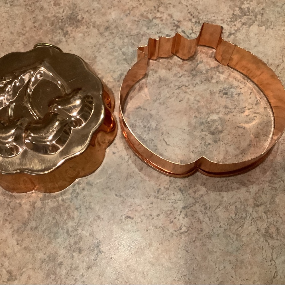 Copper-Tone Pumpkin Cookie Cutter Set - Women's Accessories